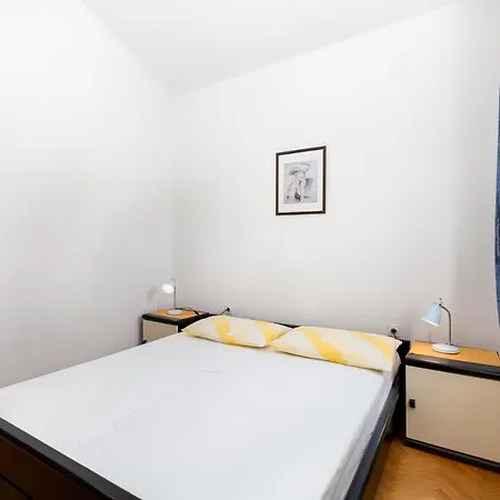 Mrak Apartment *